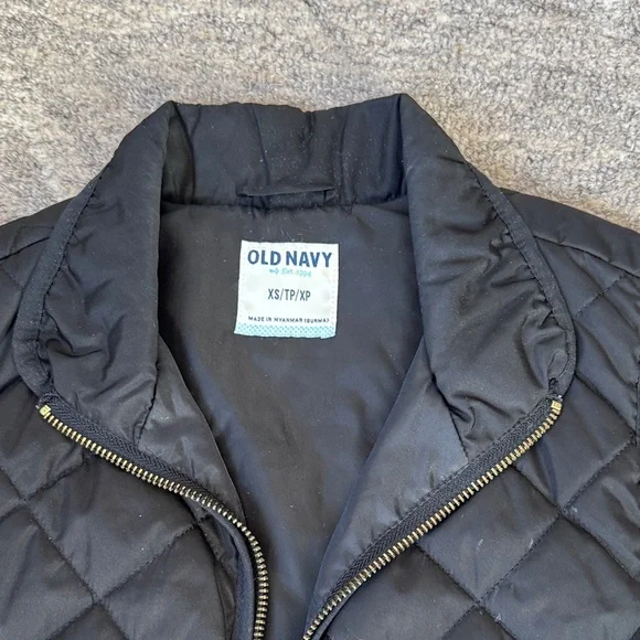 Set of 2 Old Navy Quilted Zip Vests - Black and Blue - Picture 3 of 11